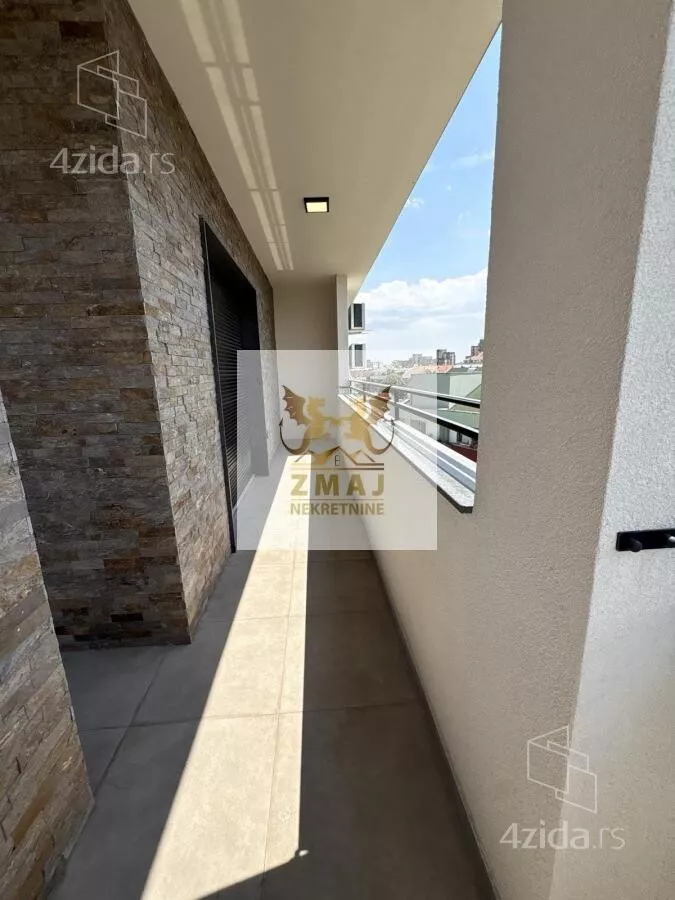 Šestosoban stan | 4zida