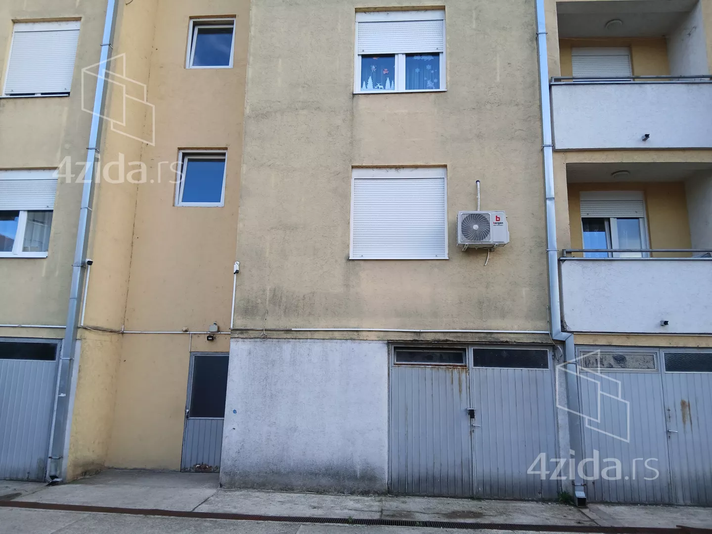 Garaža | 4zida