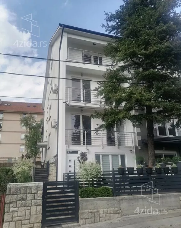 5-etažna kuća | 4zida