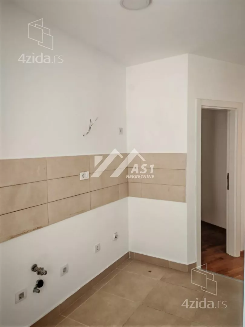 Četvoroiposoban stan | 4zida