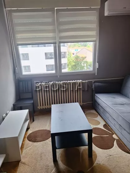 Ustanička | 4zida.rs