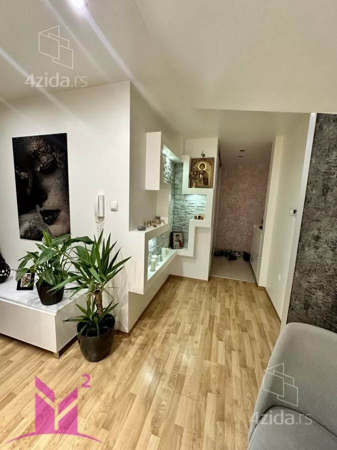 Četvoroiposoban stan | 4zida