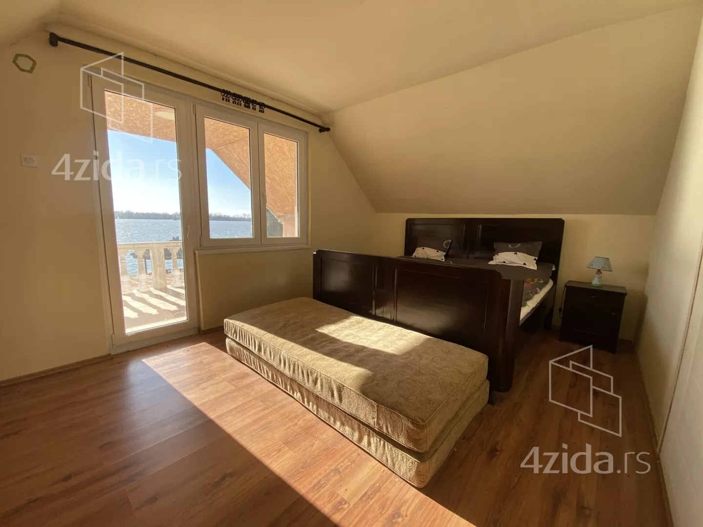 Turistički objekat | 4zida