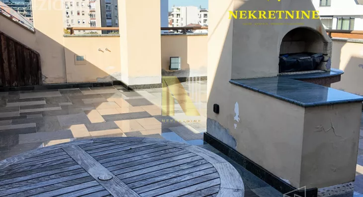Šestosoban stan | 4zida