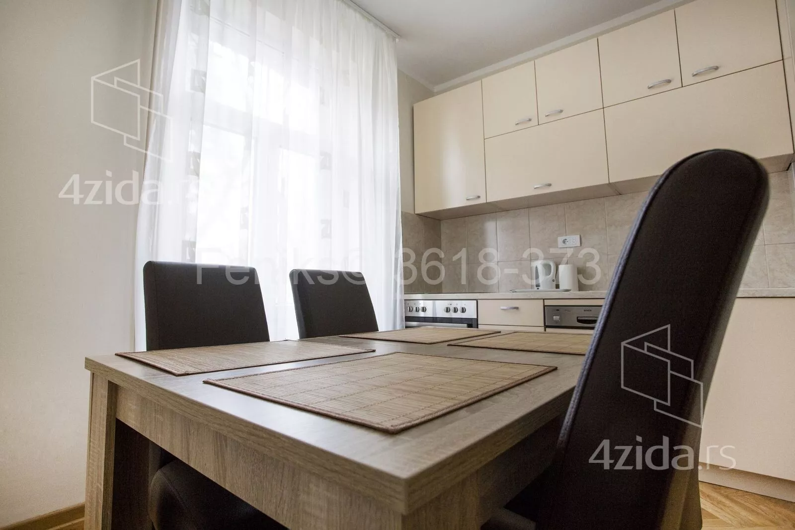 Troiposoban stan | 4zida