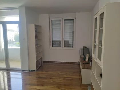 Karađorđeva 27 | 4zida.rs