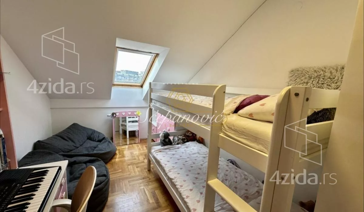 Troiposoban stan | 4zida