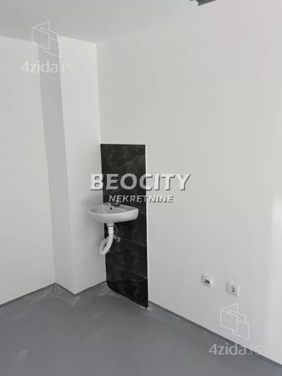 Šestosoban stan | 4zida