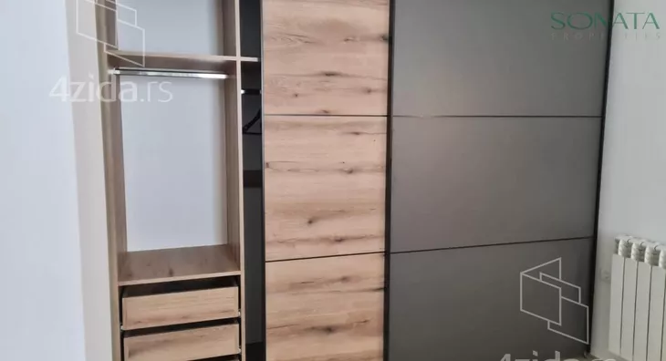 Šestosoban stan | 4zida