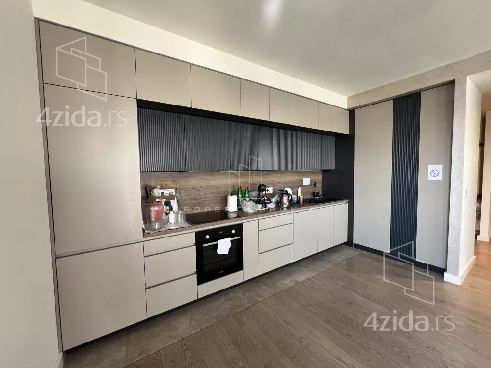 Petosoban stan | 4zida