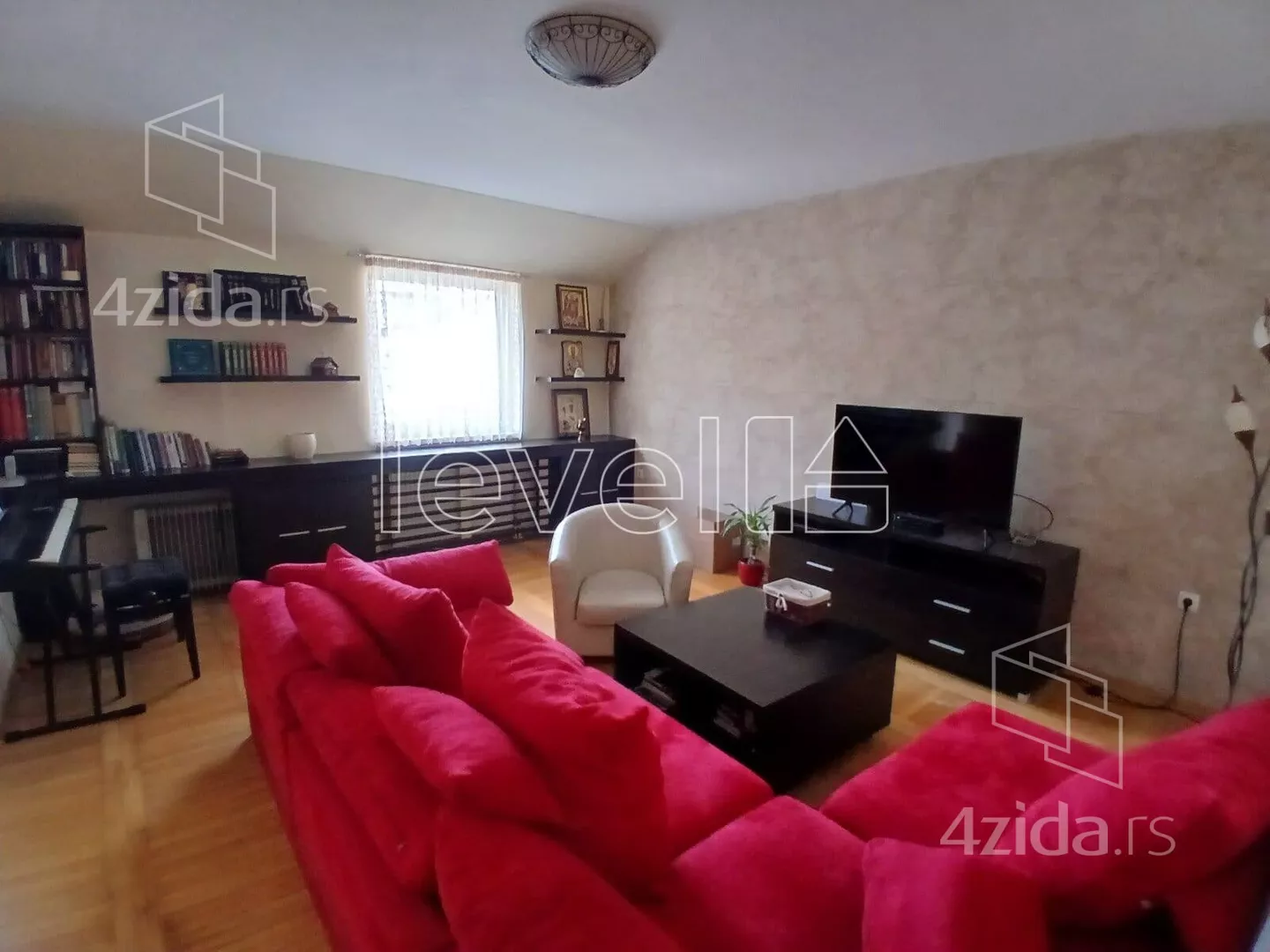 Četvoroiposoban stan | 4zida