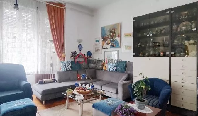 Šestosoban stan | 4zida