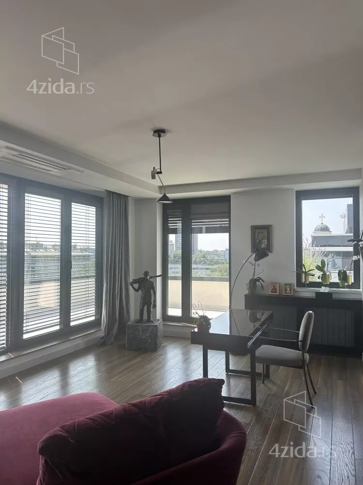 Petosoban stan | 4zida