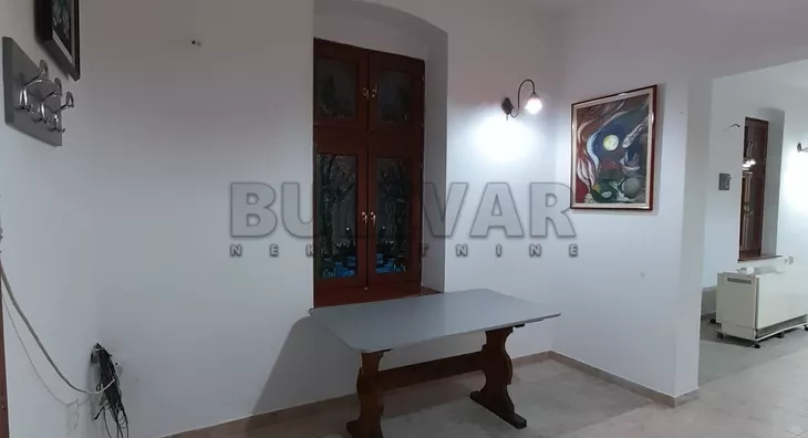 Lokal | 4zida