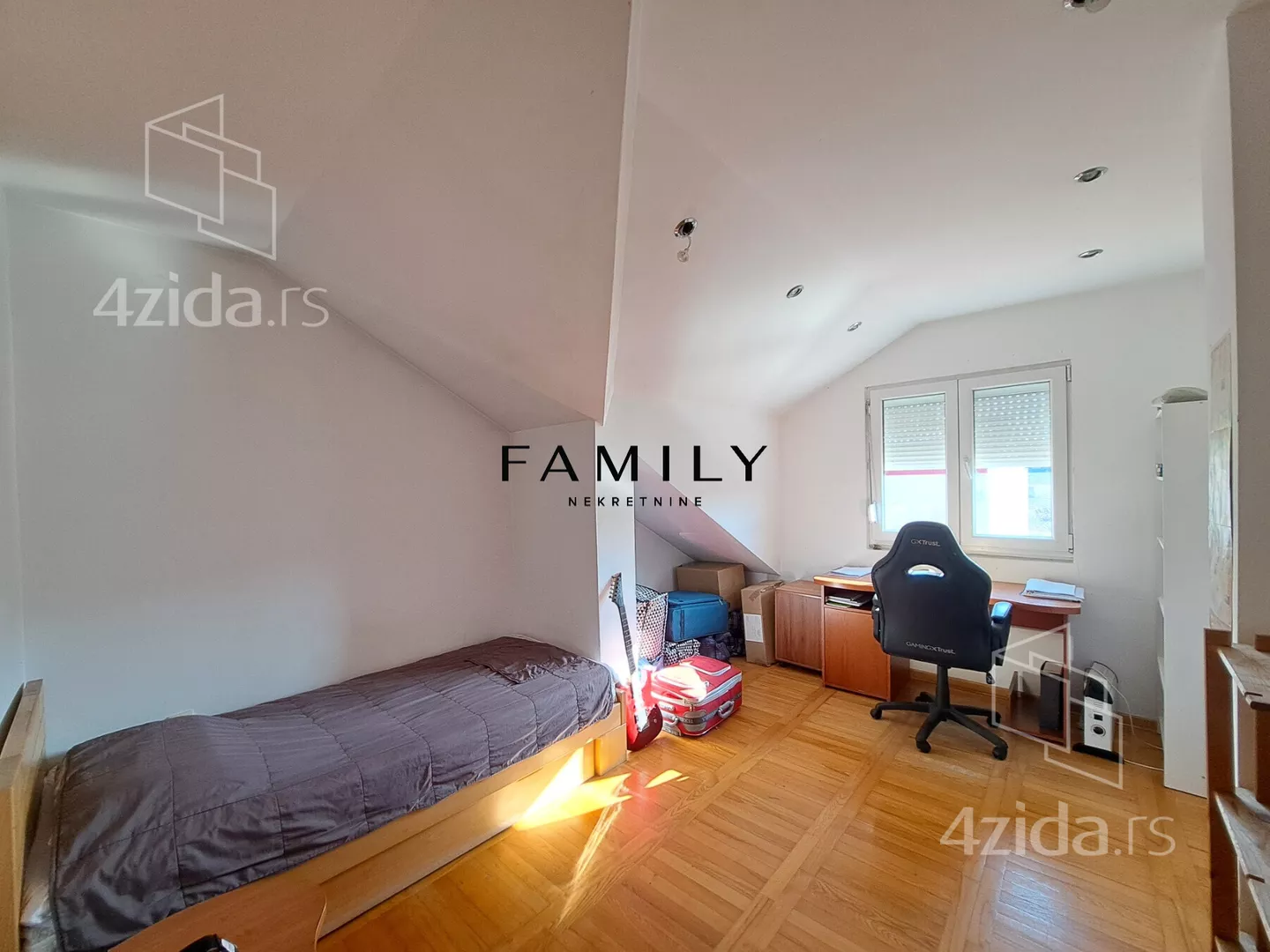 Petosoban stan | 4zida