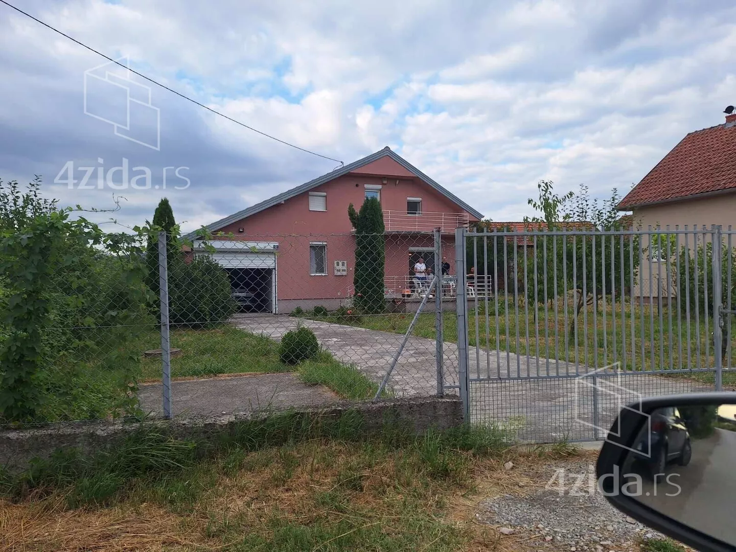 Četvoroiposoban stan | 4zida