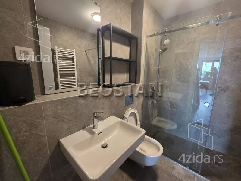 Lokal | 4zida