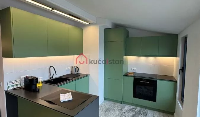 Petosoban stan | 4zida