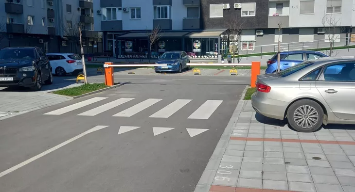 Parking | 4zida