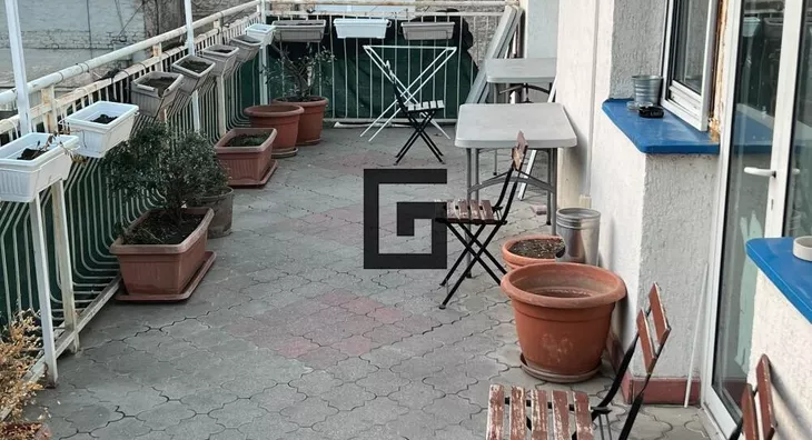 Šestoiposoban stan | 4zida