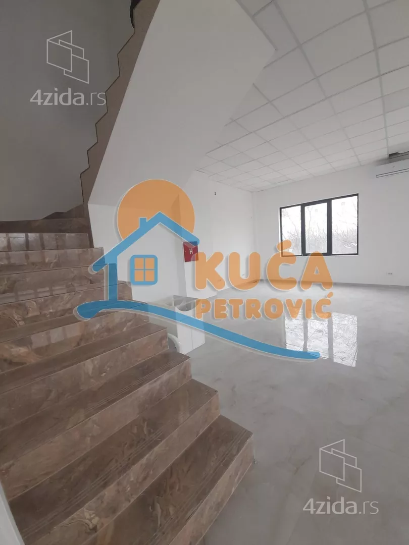 Lokal | 4zida