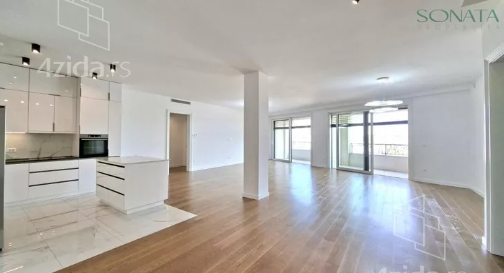 Petosoban stan | 4zida