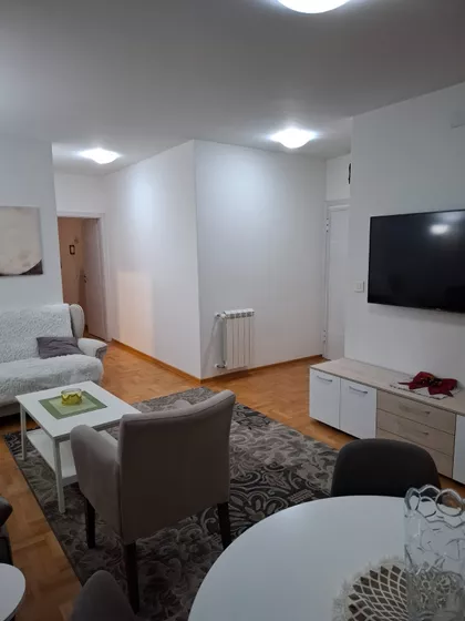 Trg Kosturnica | 4zida.rs