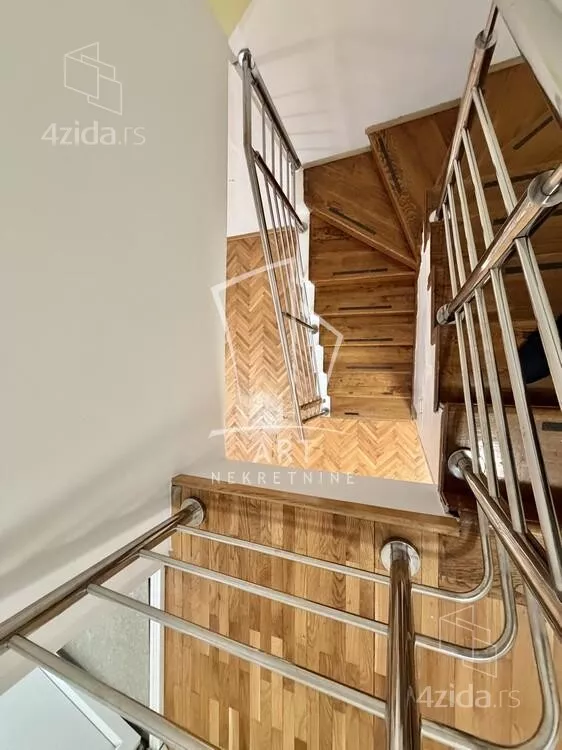 3-etažna kuća | 4zida