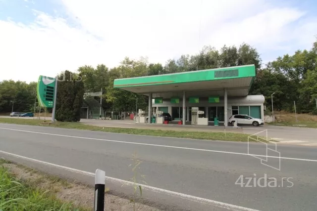 Poslovna zgrada | 4zida