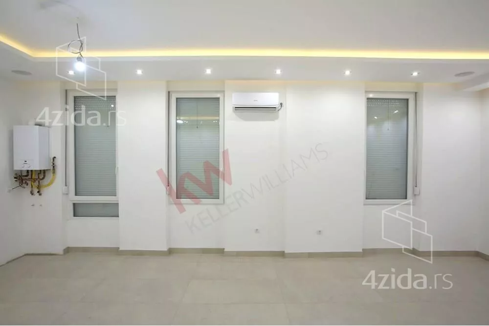 Šestosoban stan | 4zida