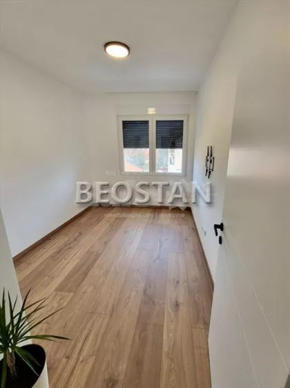 Cara Dusana | 4zida.rs