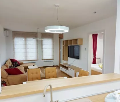 Tadije Sondermajera | 4zida.rs