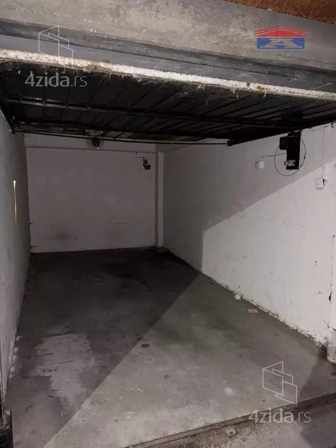 Garaža | 4zida