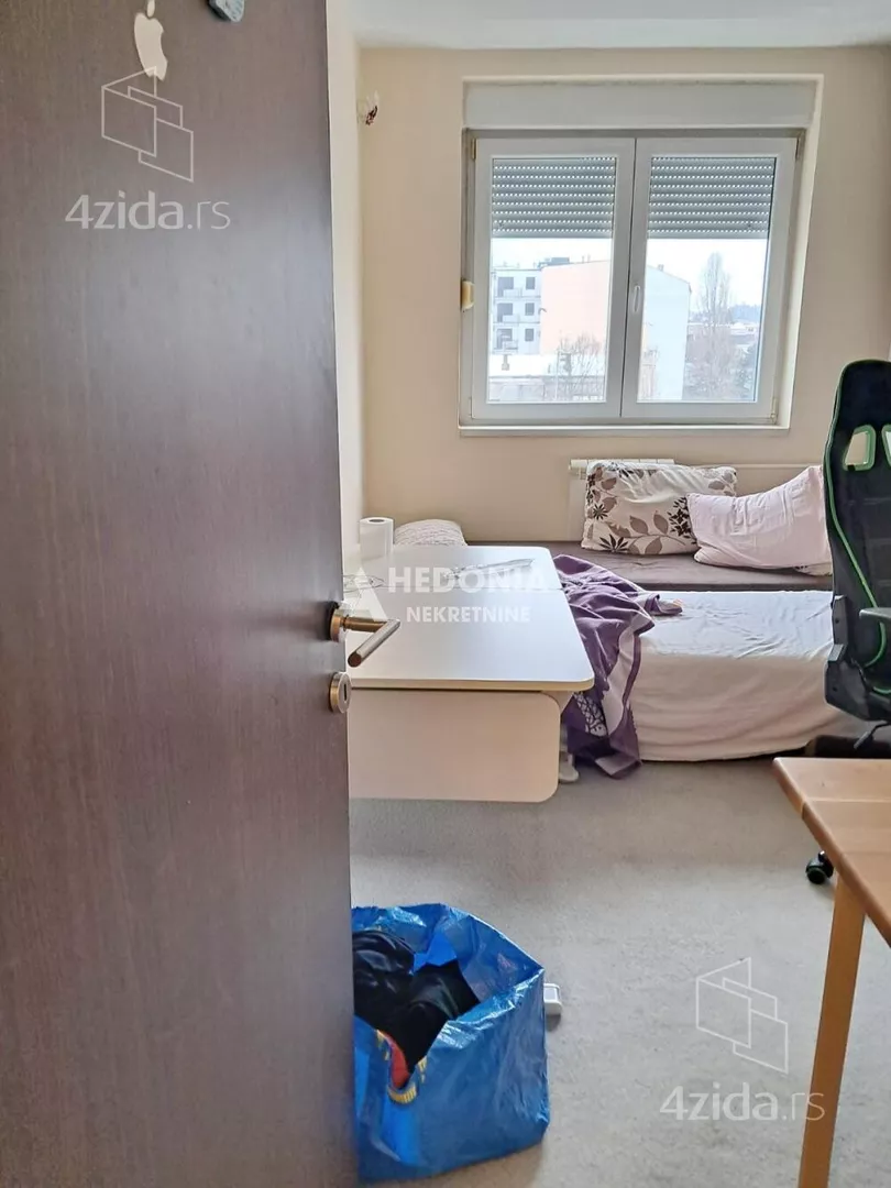 Šestosoban stan | 4zida