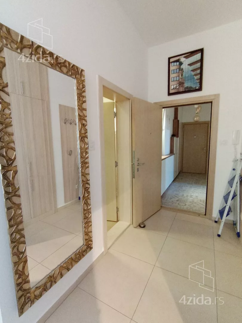 Četvoroiposoban stan | 4zida