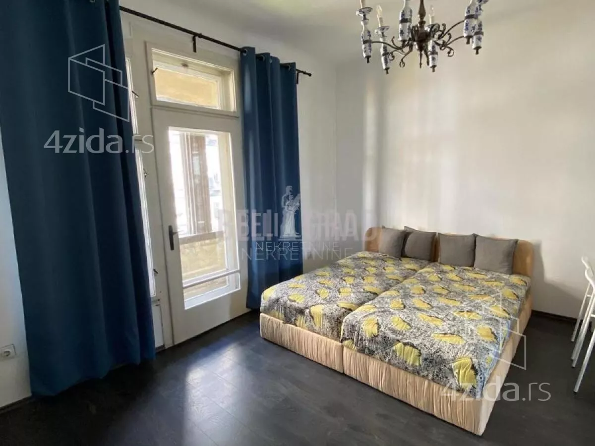 Šestosoban stan | 4zida