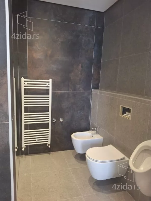 Šestosoban stan | 4zida