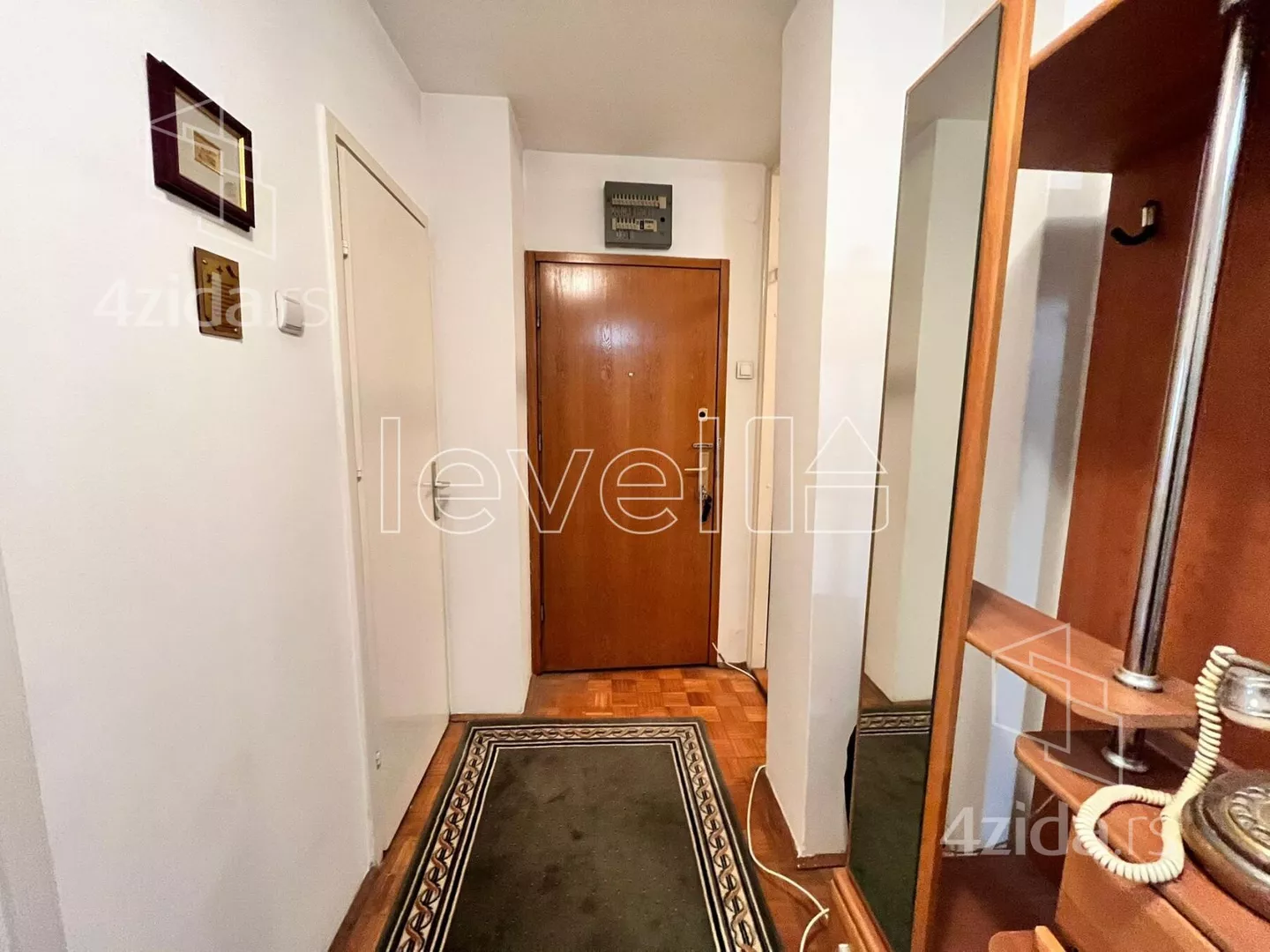 Troiposoban stan | 4zida