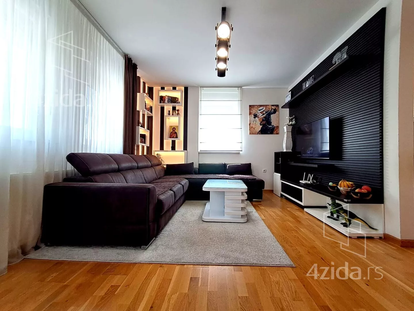 Dvoiposoban stan | 4zida