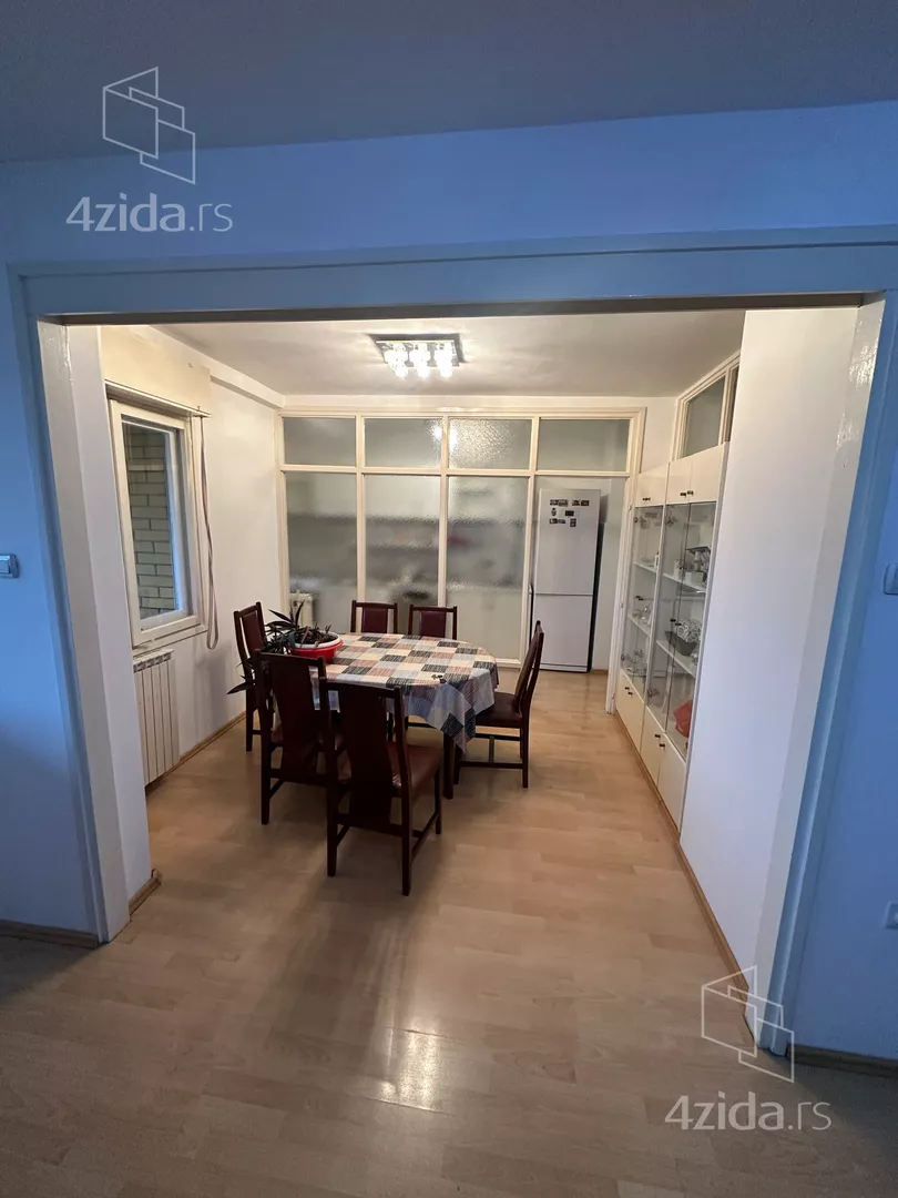 Troiposoban stan | 4zida