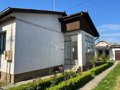 Stara Selenča | 4zida.rs