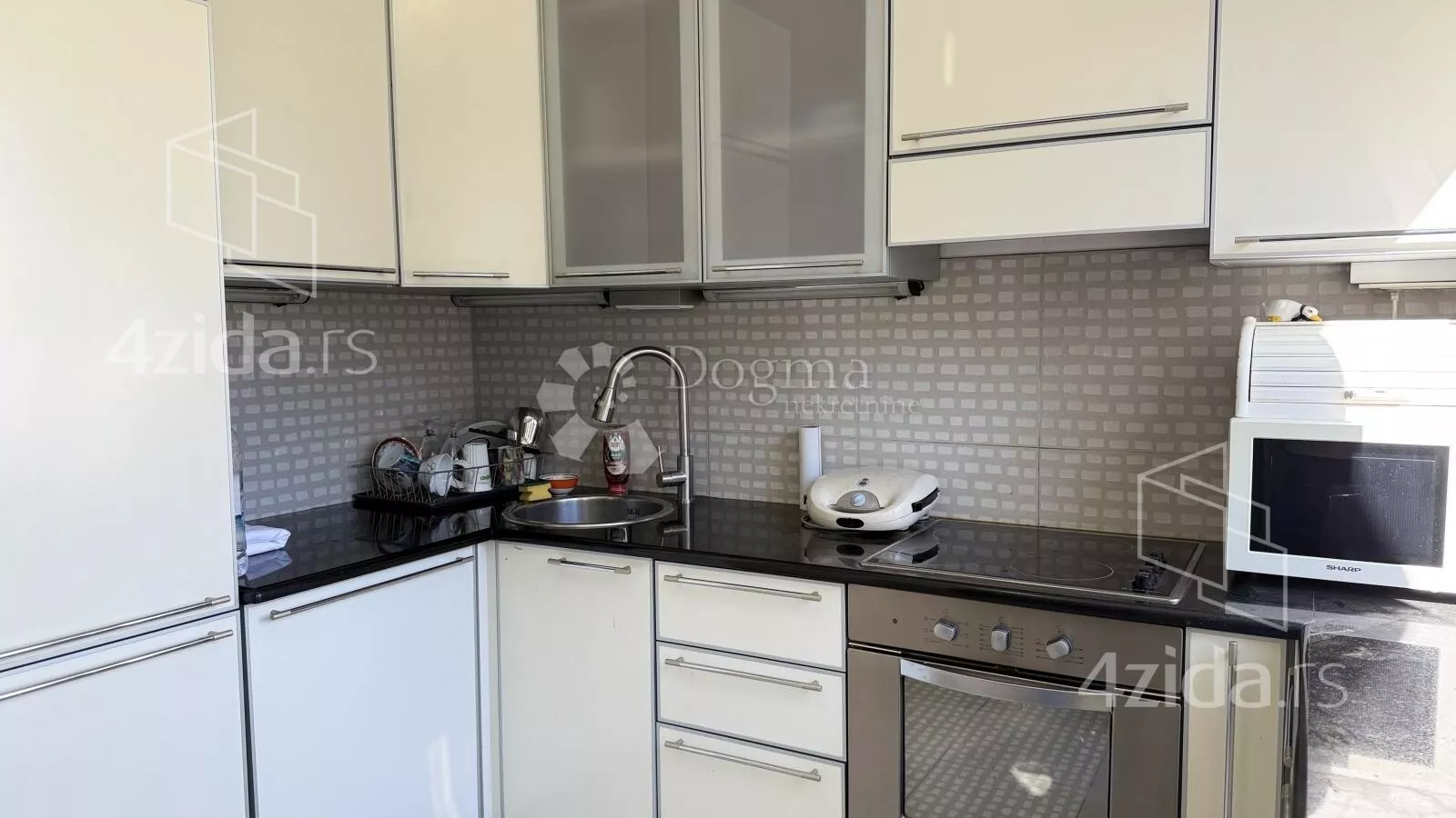 Petosoban stan | 4zida