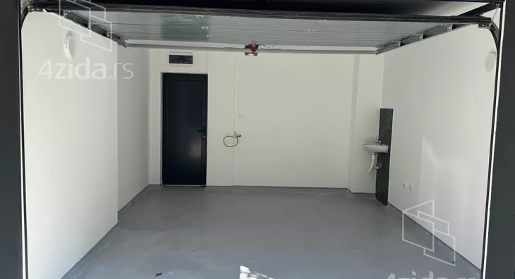 Šestosoban stan | 4zida