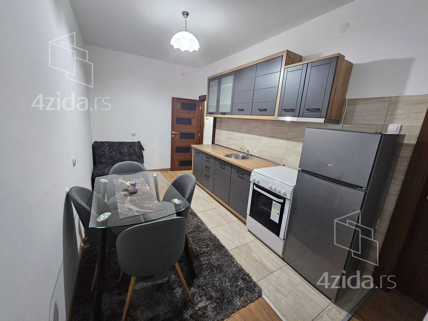 Jednoiposoban stan | 4zida