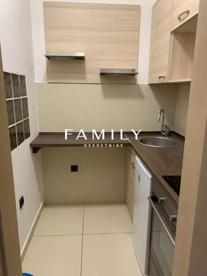 Olge Petrov | 4zida.rs