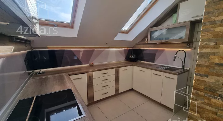 Petosoban stan | 4zida