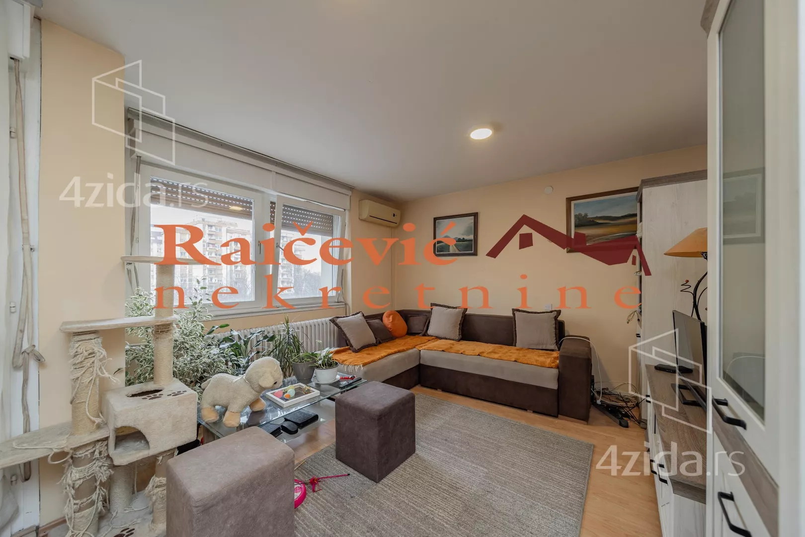 Troiposoban stan | 4zida