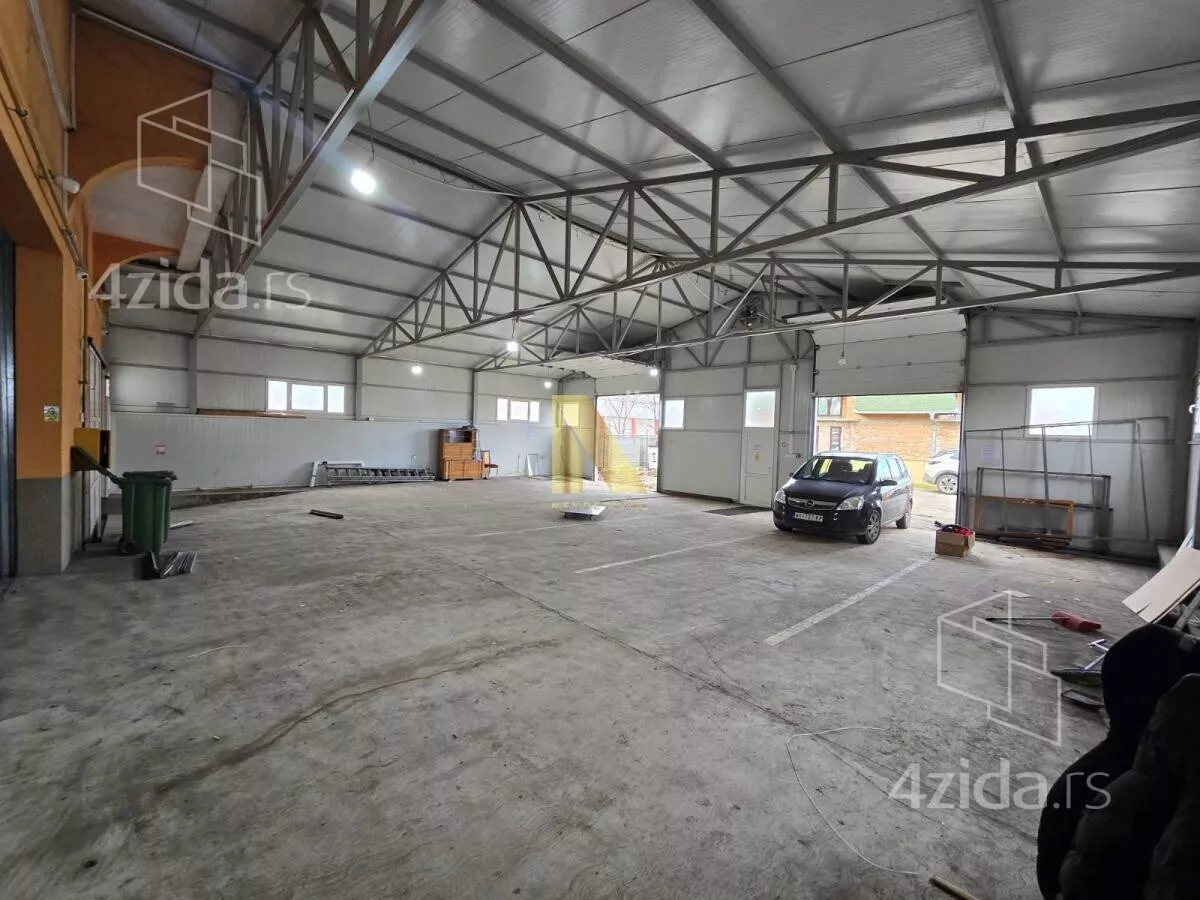 Poslovna zgrada | 4zida