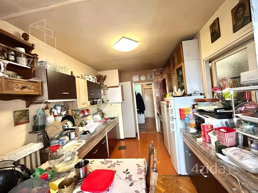 Četvoroiposoban stan | 4zida