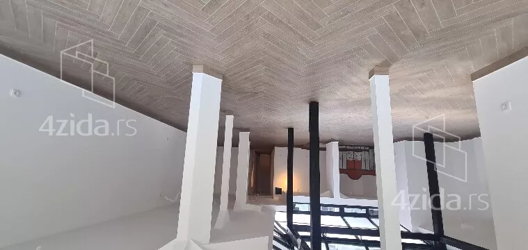 Lokal | 4zida